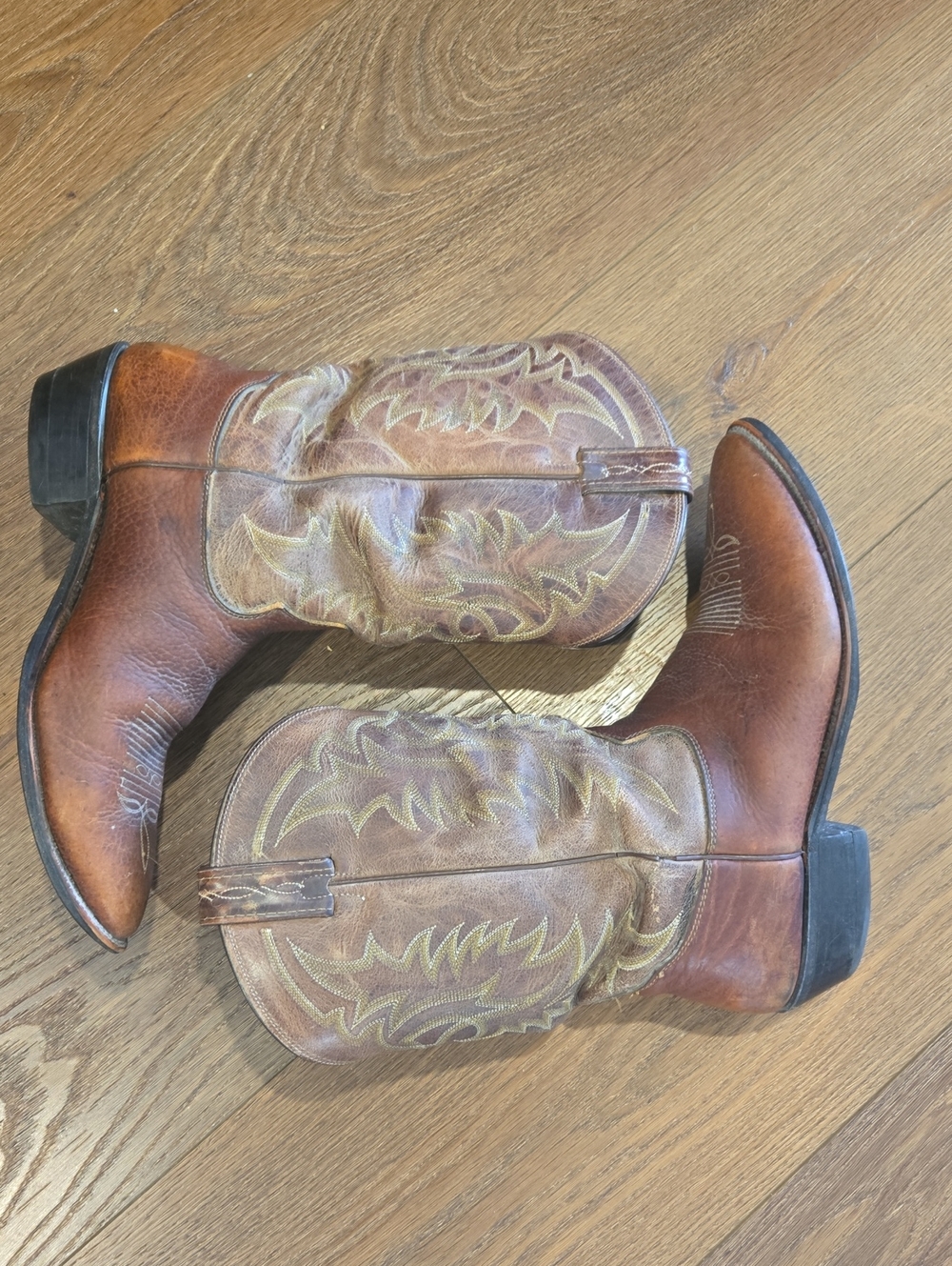 TONY LAMA COWBOY BOOTS.. MENS SIZE 12EE... #8216